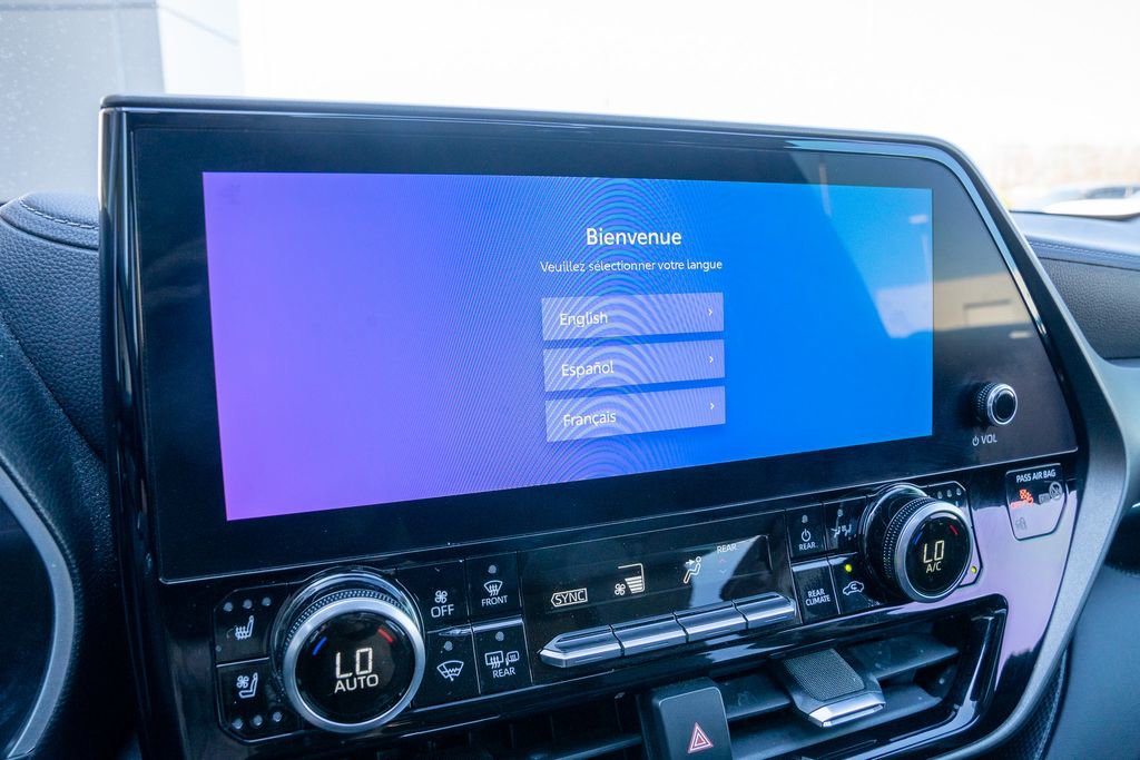 Used 2023 Toyota Highlander Limited image 15