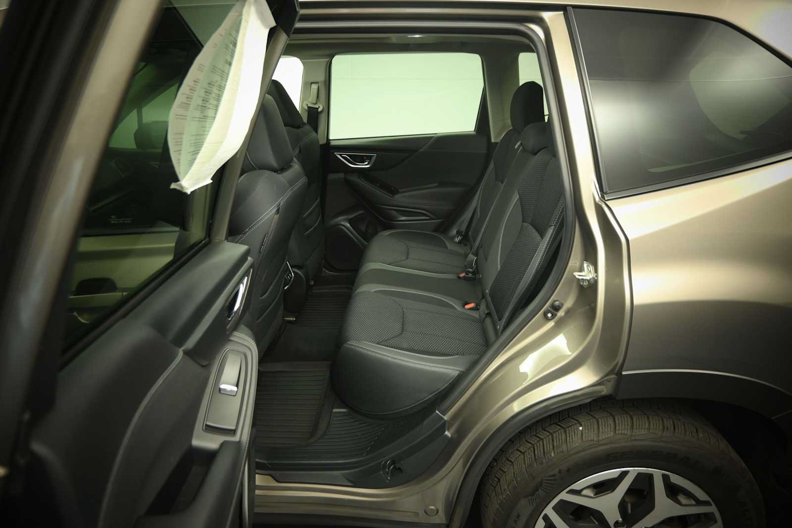 Used 2019 Subaru Forester Premium AWD/4WD image 7
