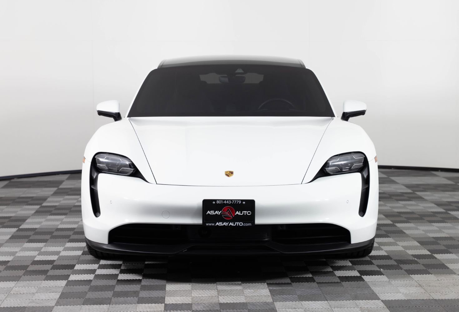 Used 2021 Porsche Taycan 4S image 12