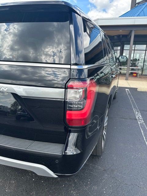 Used 2021 Ford Expedition Platinum AWD/4WD image 5