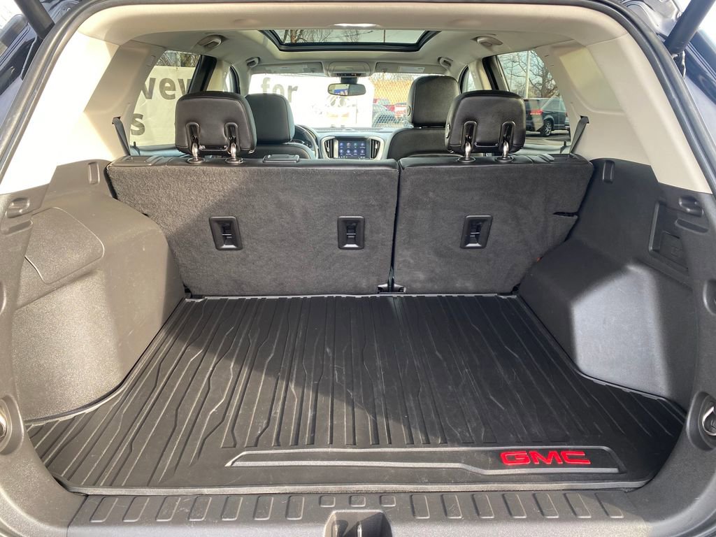 Used 2019 GMC Terrain Denali w/ Advanced Safety Package image 5