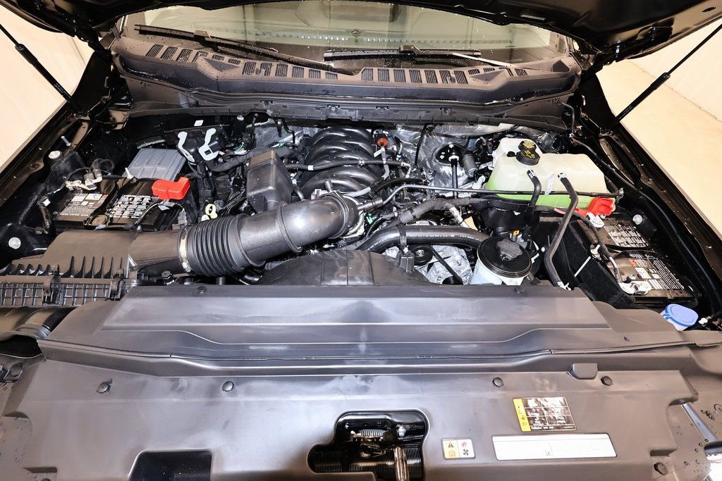 New 2026 Ford F550 4x4 Supercab Super Duty w/ XLT Value Package image 25