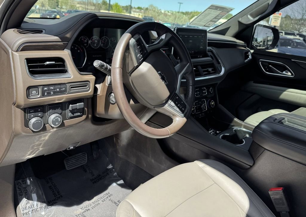 Used 2021 Chevrolet Tahoe Z71 w/ Z71 Signature Package AWD/4WD image 16