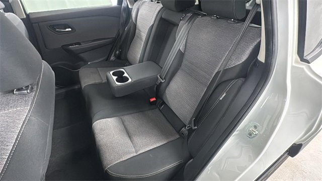 Used 2023 Nissan Rogue SV image 12