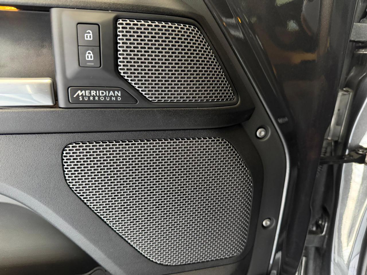 Used 2024 Land Rover Defender 110 Carpathian Edition image 15