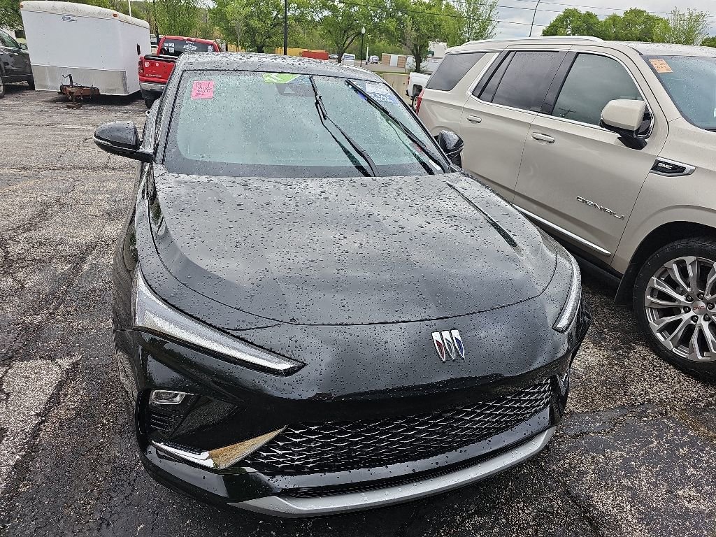 Used 2025 Buick Envista Avenir FWD image 2