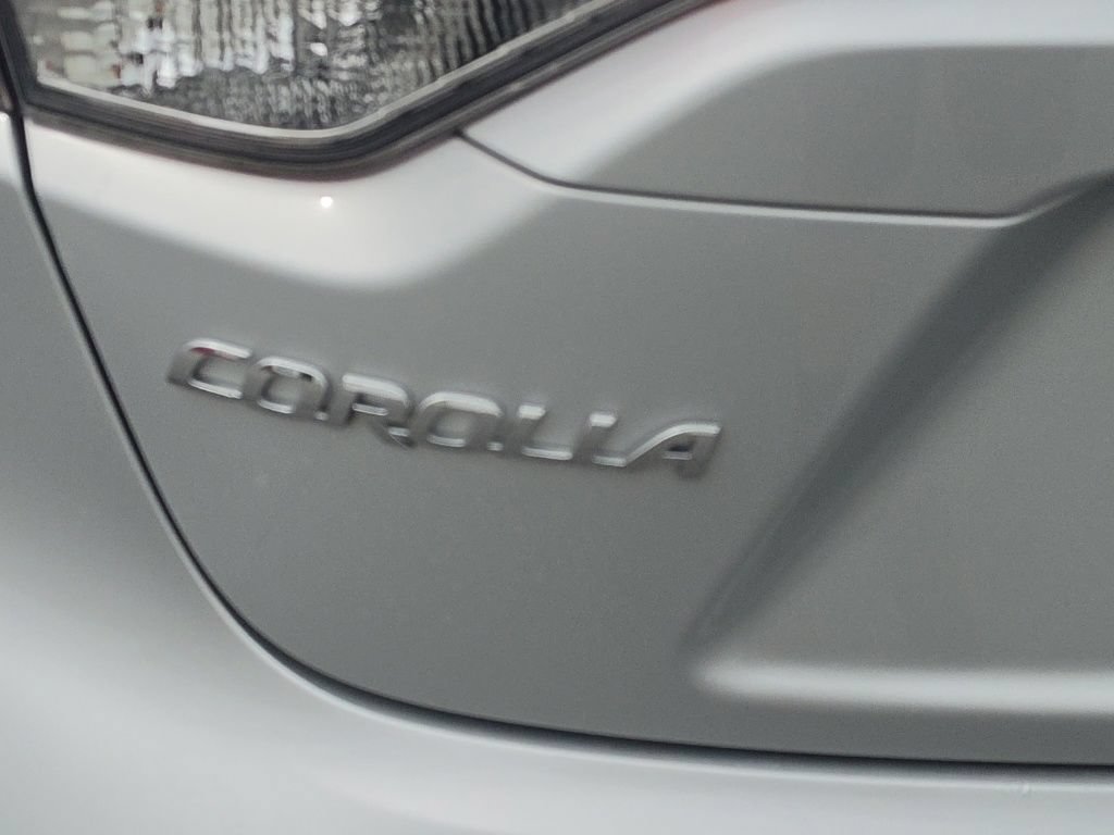 Used 2024 Toyota Corolla LE FWD image 8