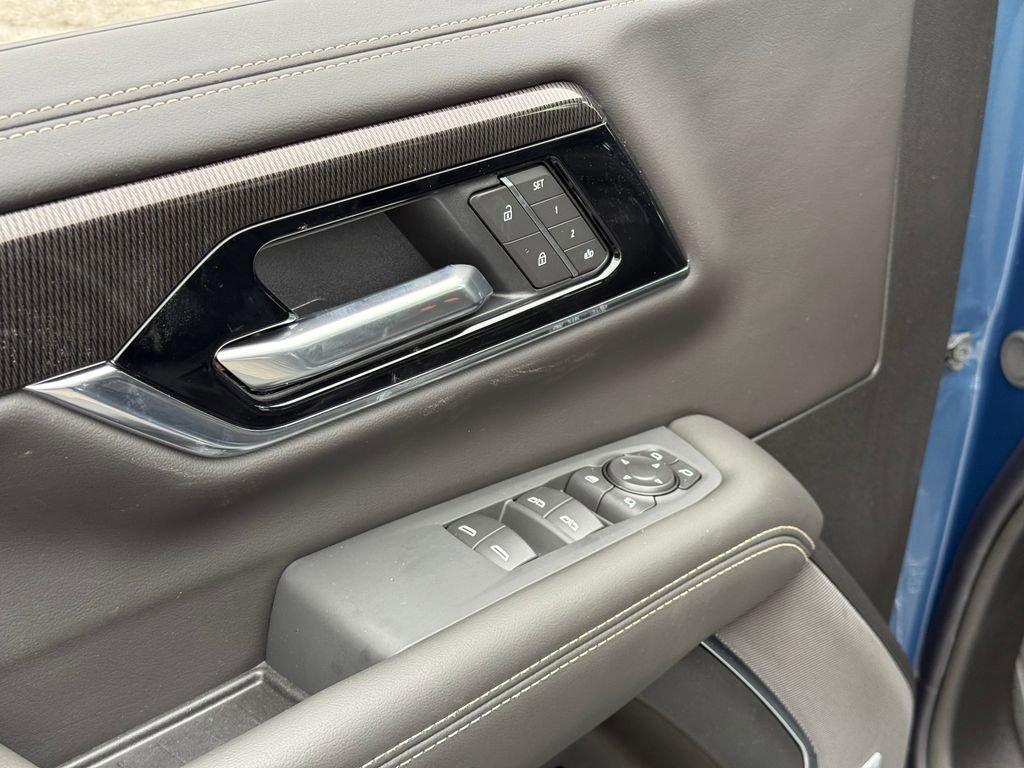 New 2026 GMC Yukon Elevation image 13