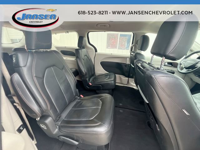 Used 2018 Chrysler Pacifica Touring-L Plus FWD image 26