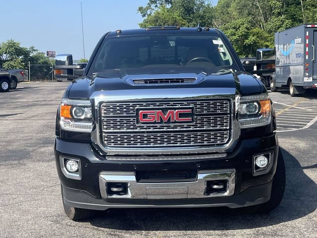 Used 2018 GMC Sierra 3500 Denali w/ Duramax Plus Package AWD/4WD image 9