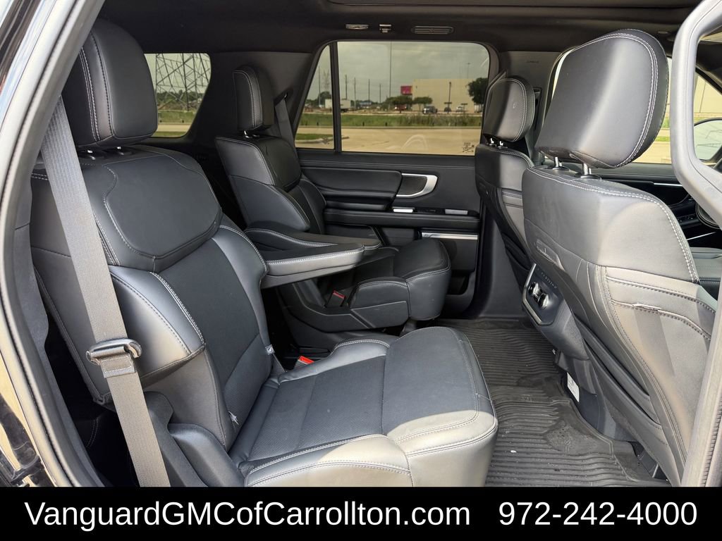 Used 2025 Ford Expedition Platinum w/ Stealth Appearance Package image 34