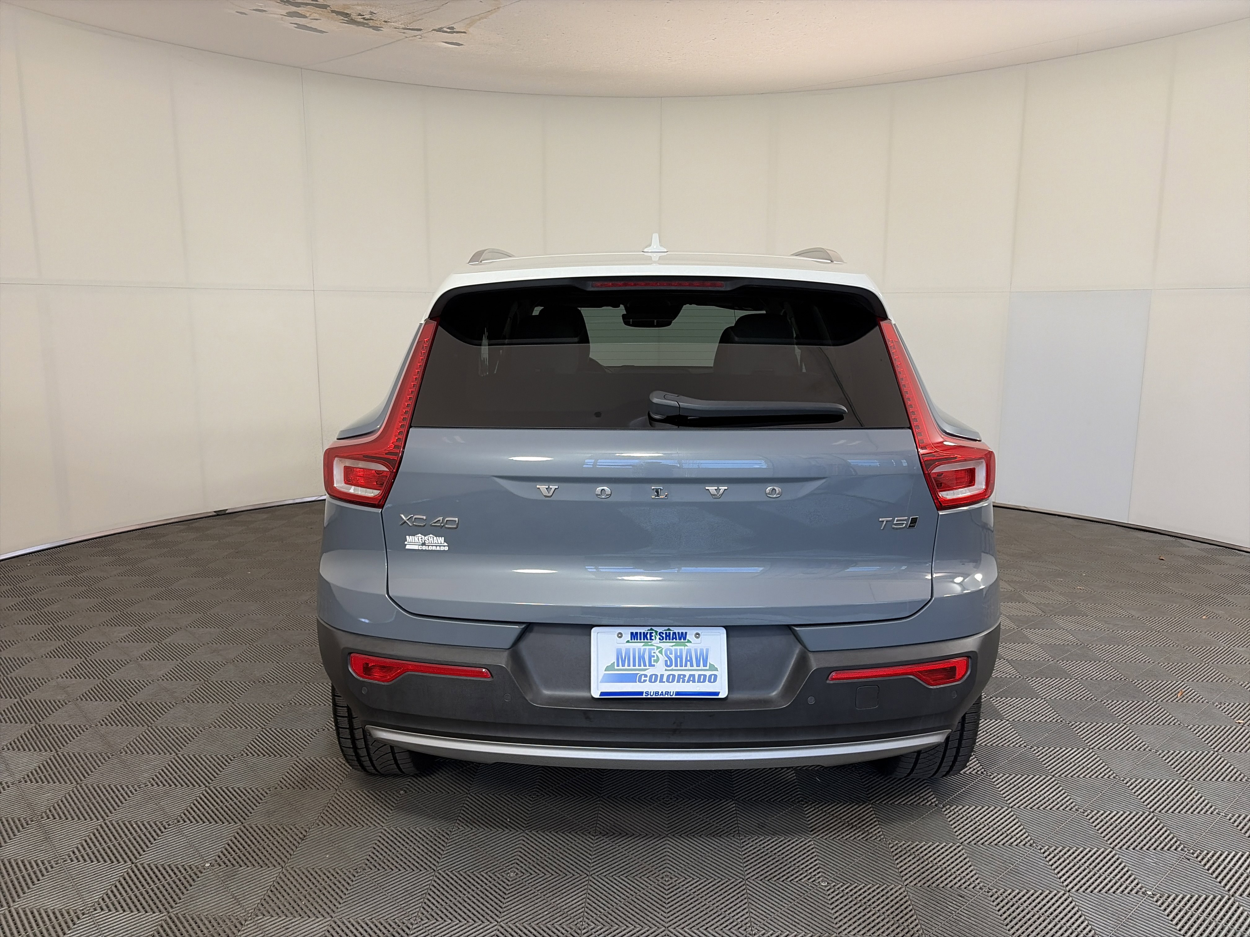 Used 2021 Volvo XC40 T5 Momentum w/ Premium Package AWD/4WD image 6