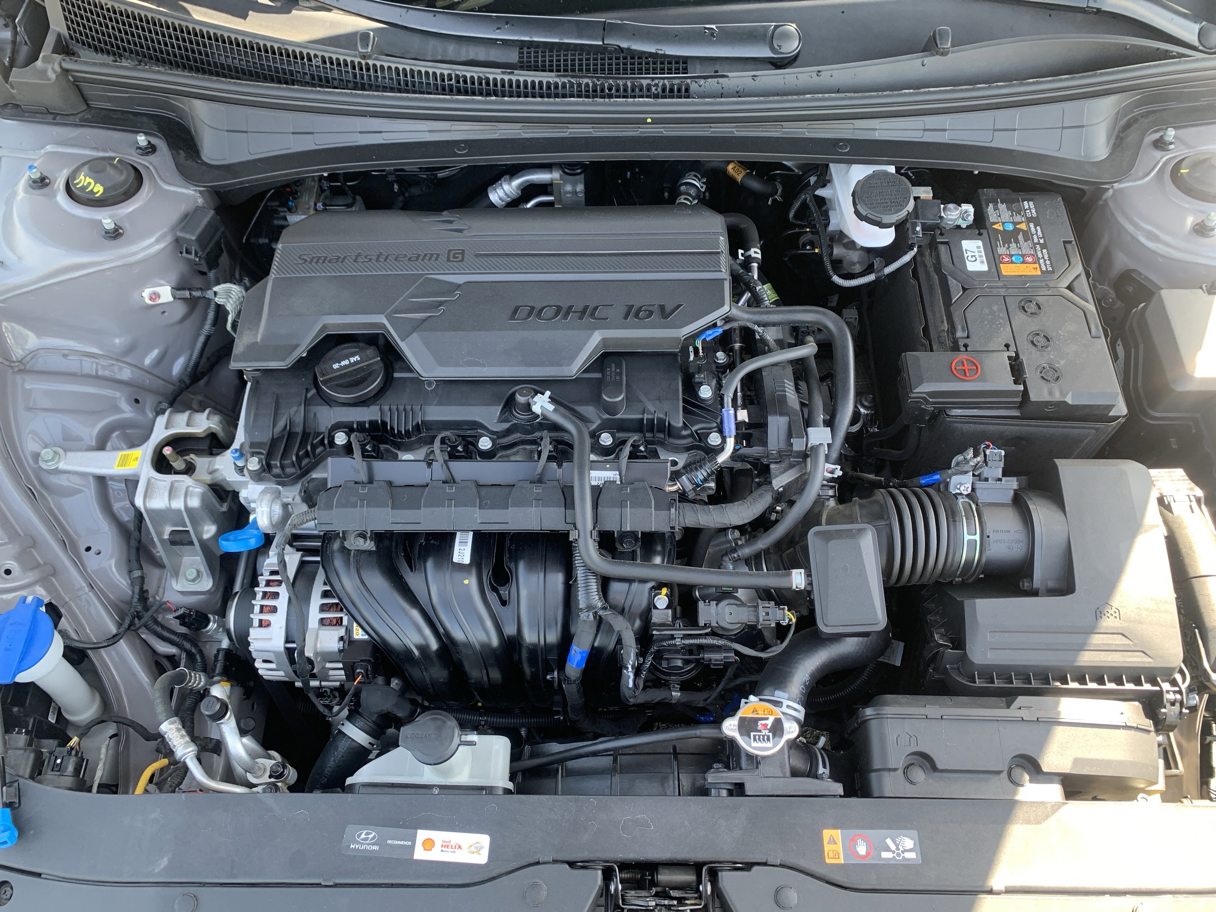 Used 2025 Hyundai Elantra SE FWD image 19
