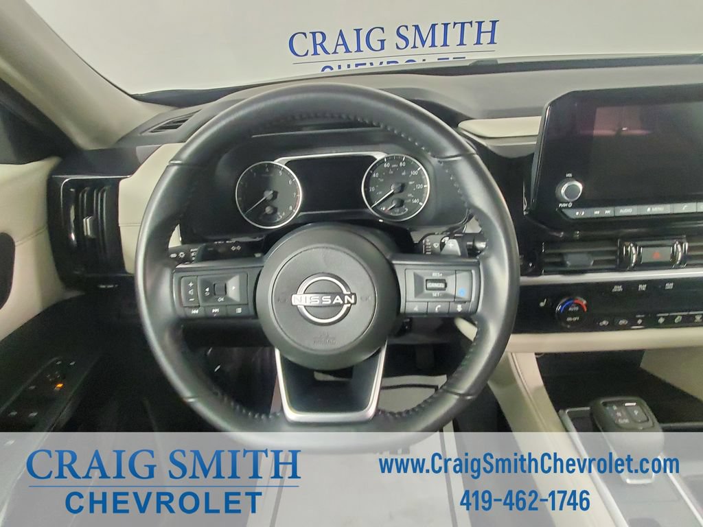Used 2025 Nissan Pathfinder SV FWD image 19