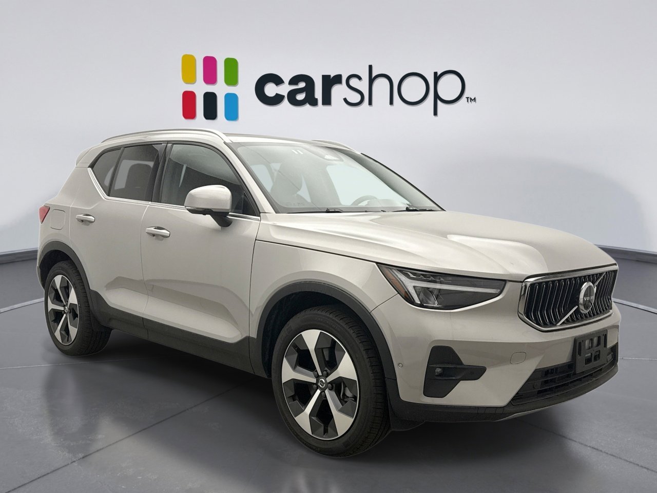 Used 2025 Volvo XC40 B5 Plus AWD/4WD image 5