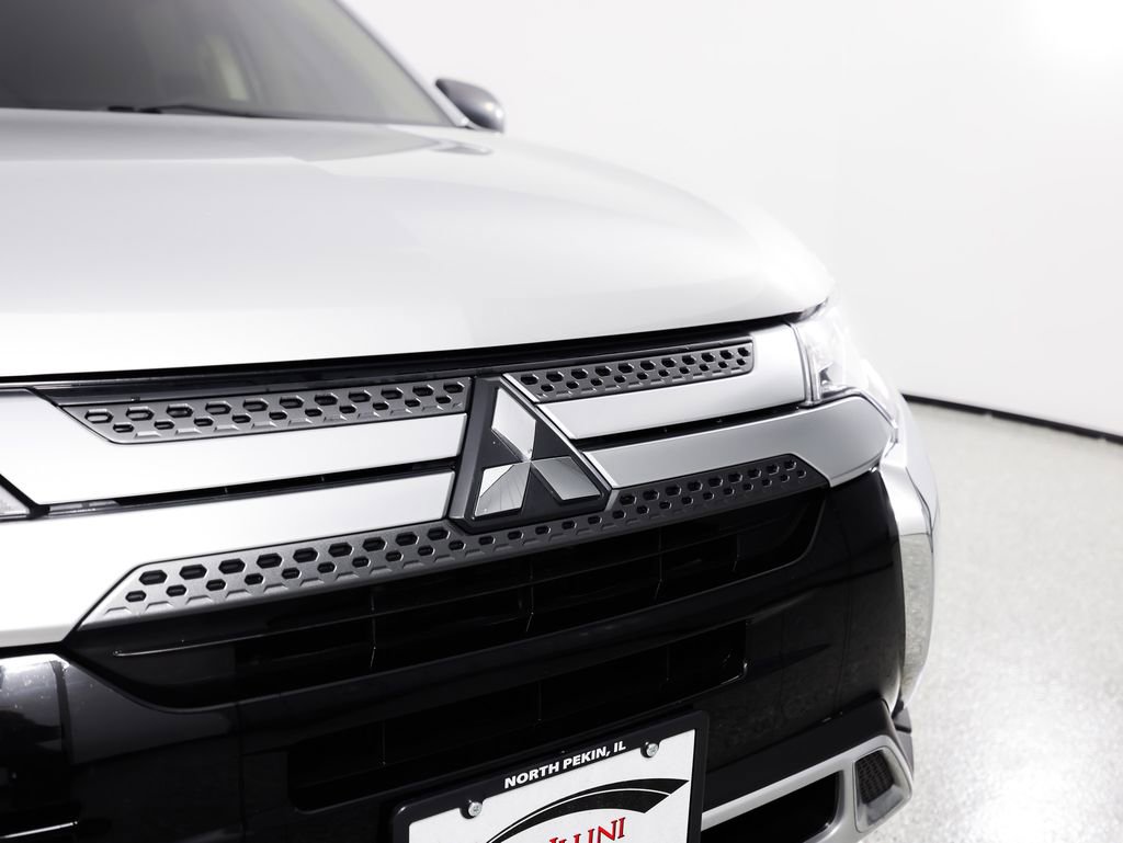 Used 2020 Mitsubishi Outlander ES image 4