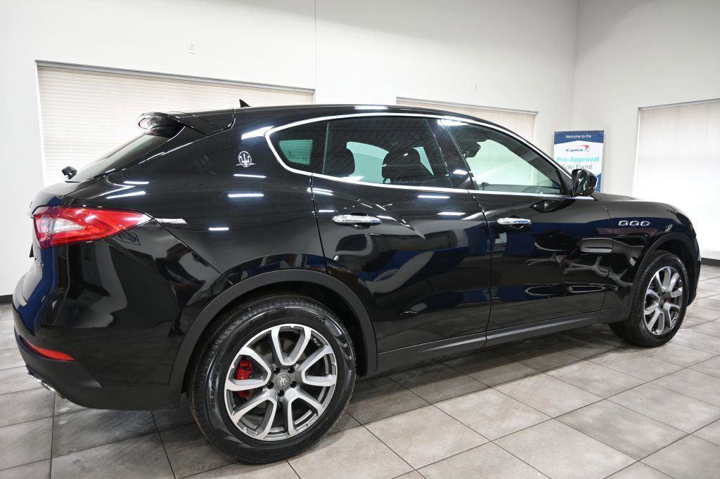 Used 2017 Maserati Levante image 4