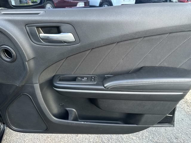 Used 2020 Dodge Charger SXT RWD image 9