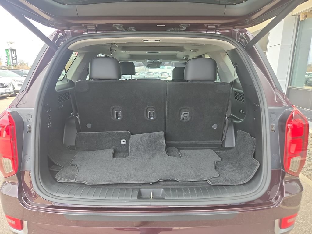 Used 2021 Hyundai Palisade Limited w/ Winter Package image 23