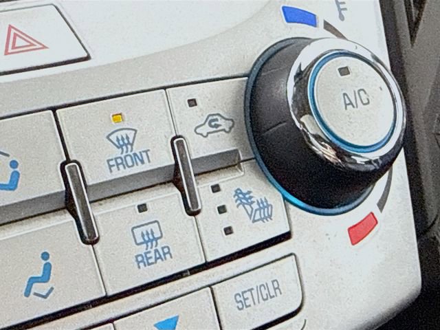 Used 2017 Chevrolet Equinox Premier w/ Enhanced Convenience Package AWD/4WD image 21