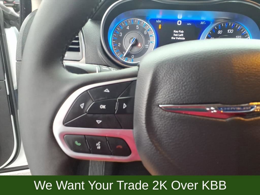 Used 2023 Chrysler 300 Touring L image 29