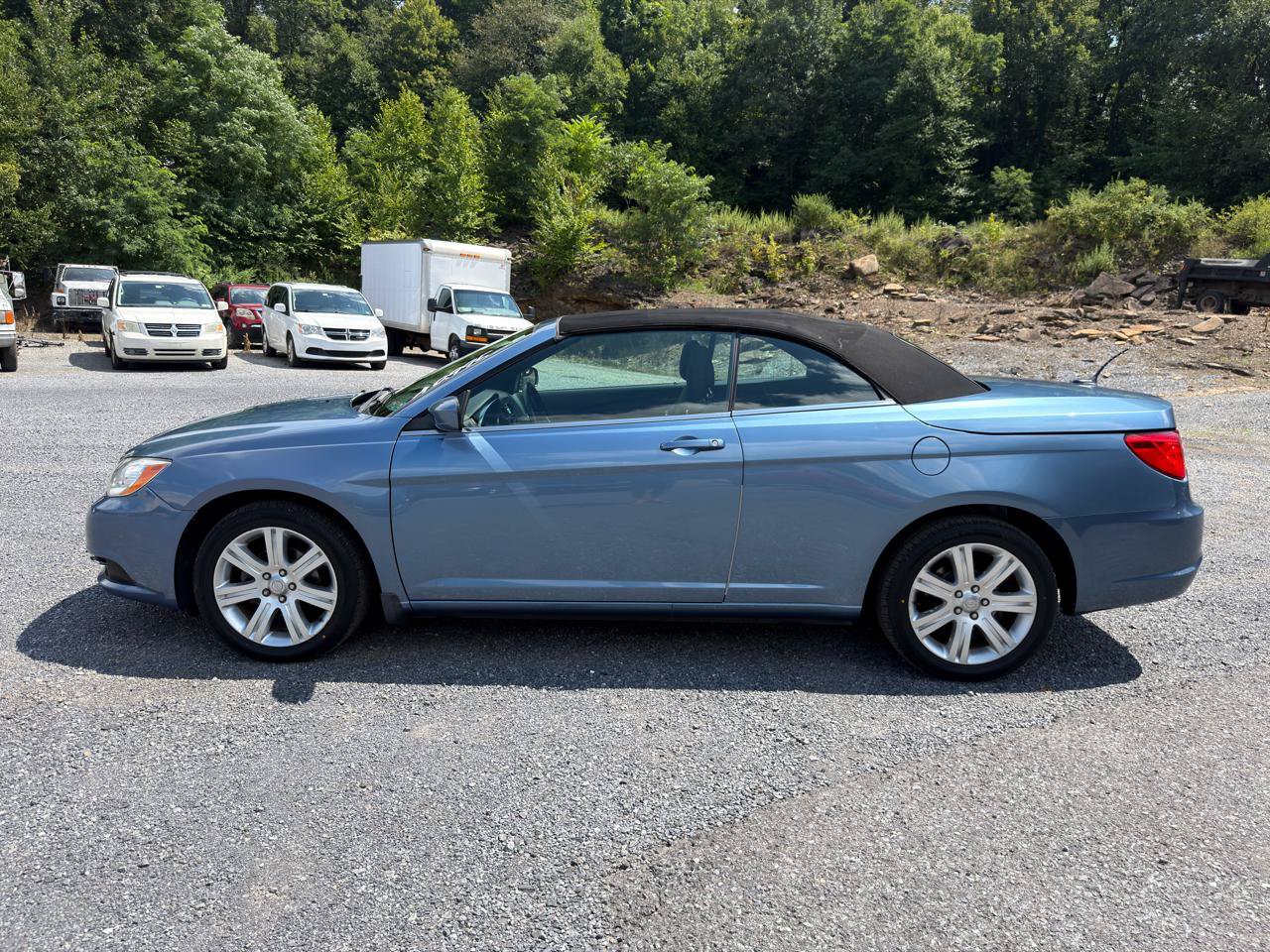 Used 2011 Chrysler 200 Touring FWD image 11