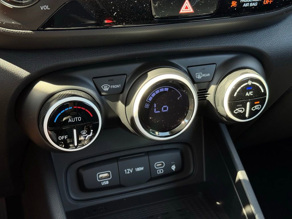 Certified 2025 Hyundai Venue Limited image 26