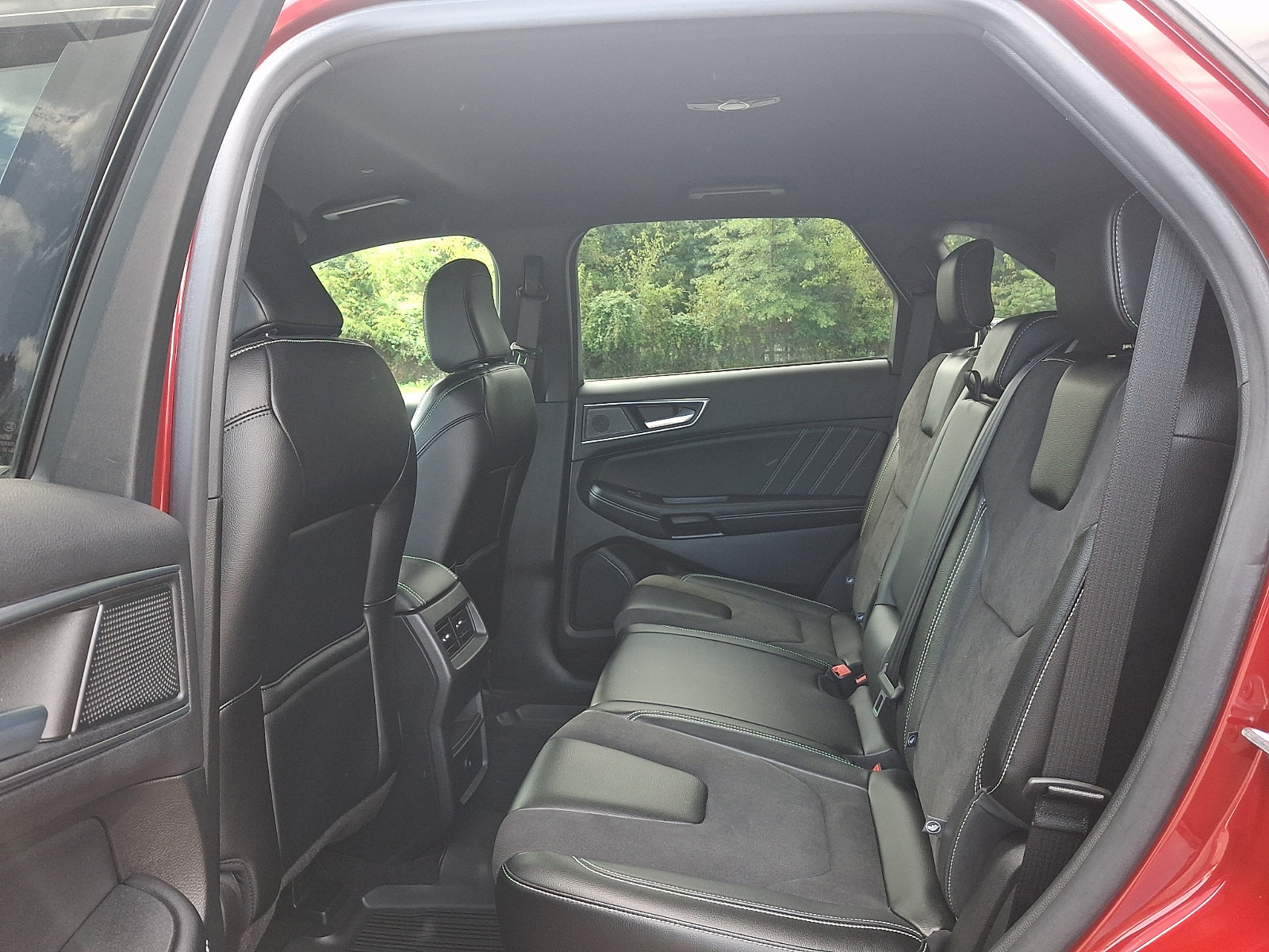 Certified 2023 Ford Edge ST w/ Cargo Accessory Package AWD/4WD image 11