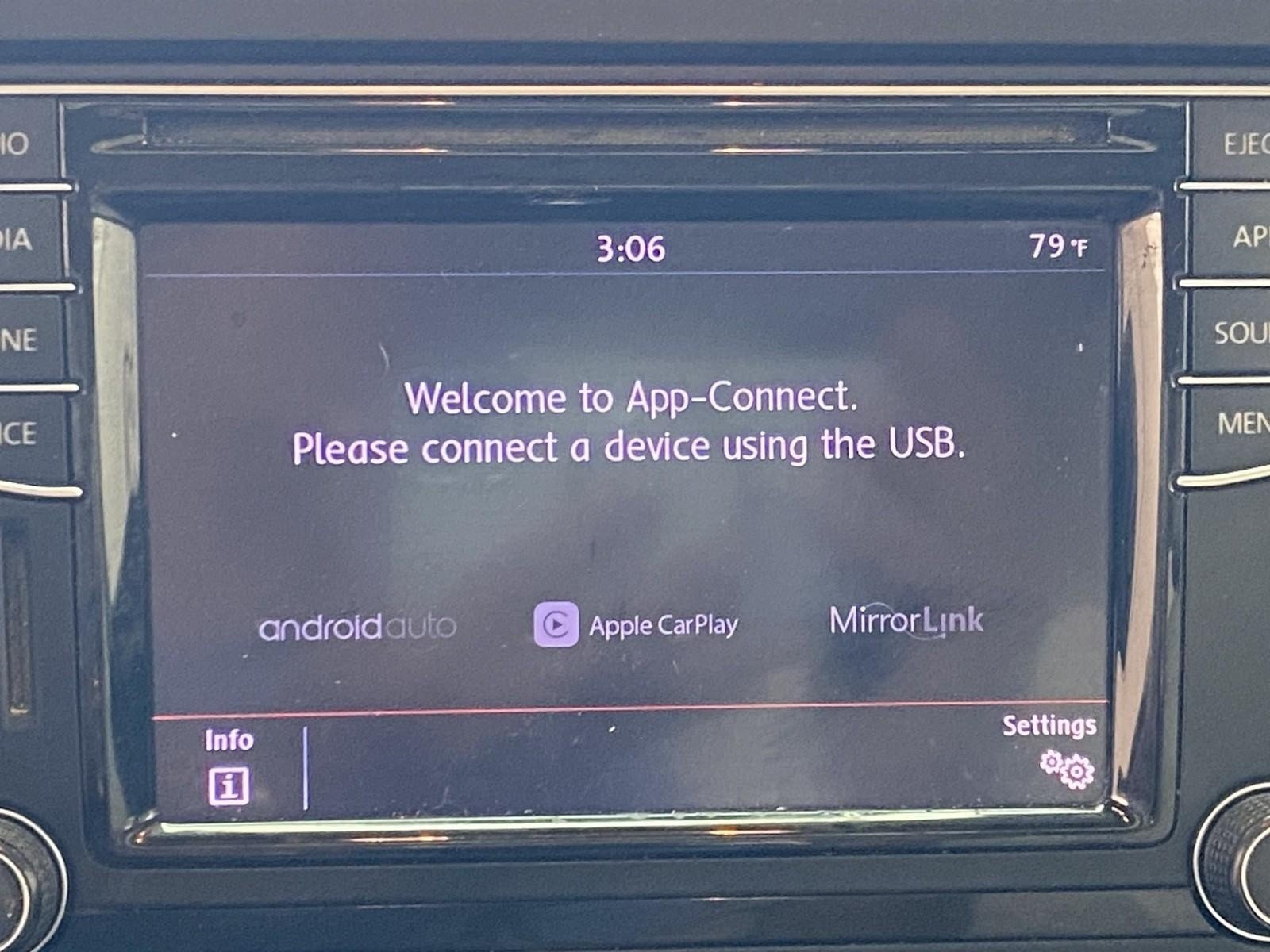Used 2018 Volkswagen Jetta SE FWD image 24