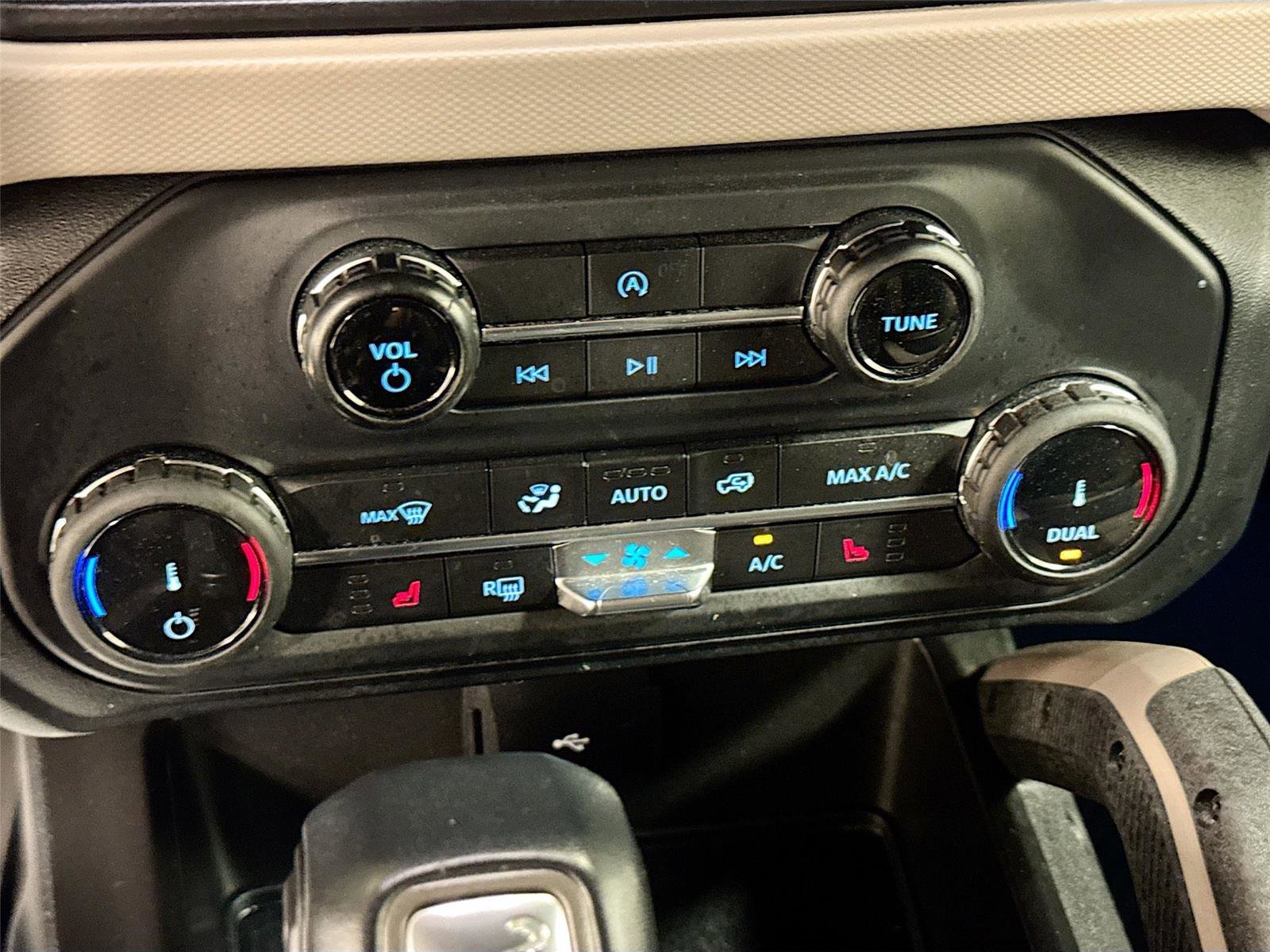 Used 2022 Ford Bronco Big Bend w/ Sasquatch Package AWD/4WD image 16