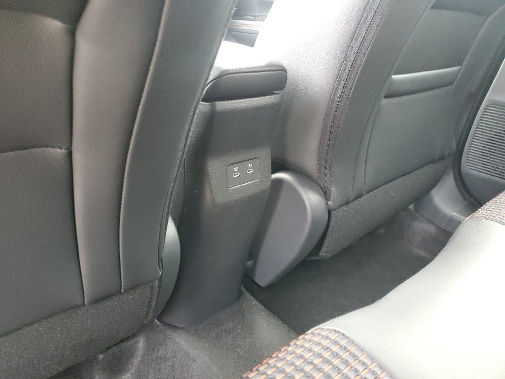 New 2026 Nissan Kicks SR w/ SR Premium Package FWD image 12