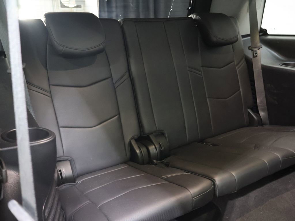 Used 2020 Cadillac Escalade Luxury AWD/4WD image 14