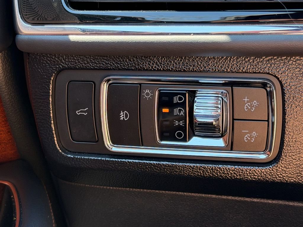Certified 2024 Lincoln Navigator Black Label AWD/4WD image 27