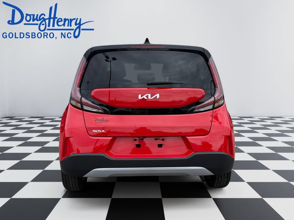 Used 2024 Kia Soul LX w/ Option Group 015 FWD image 4