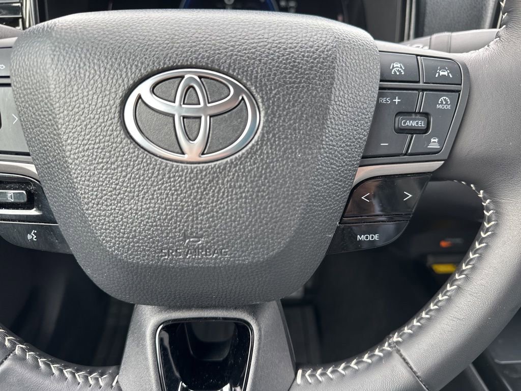 Certified 2025 Toyota Camry SE image 17