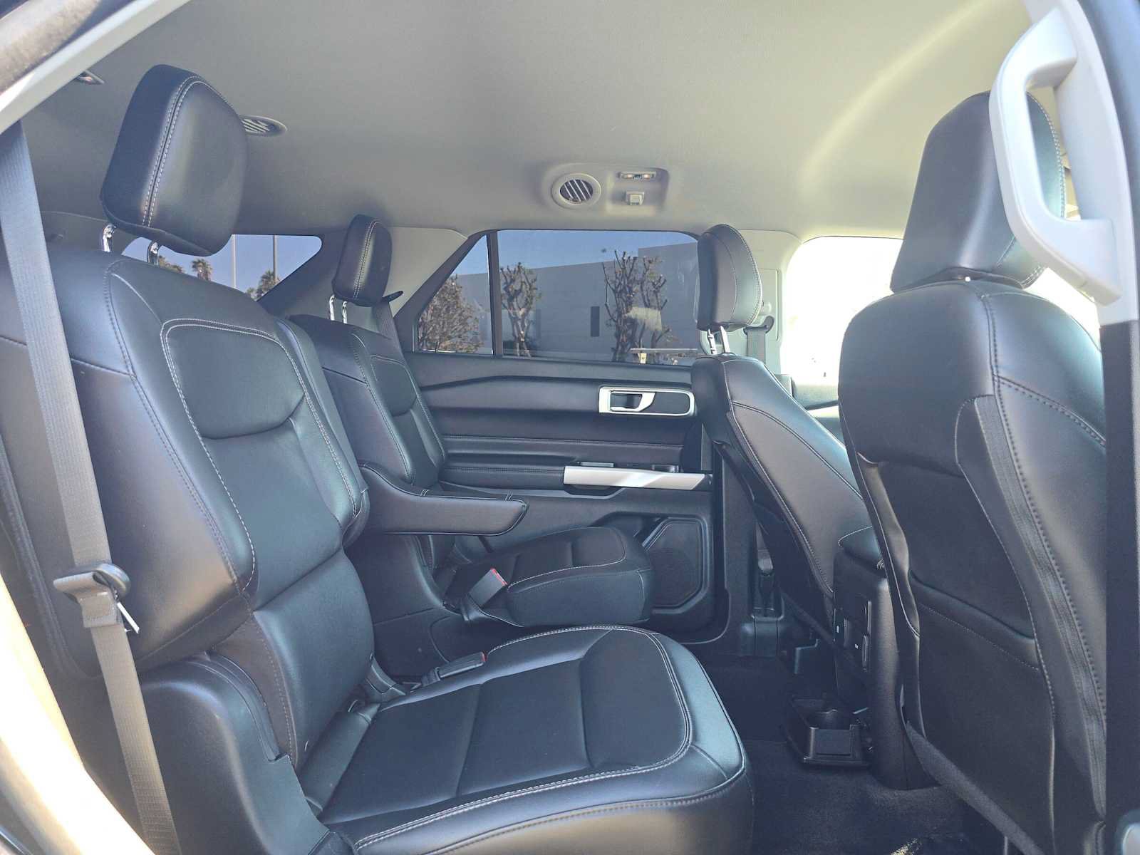 Used 2023 Ford Explorer XLT w/ Equipment Group 202A RWD image 12