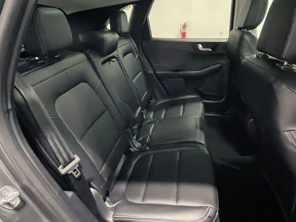 Used 2022 Ford Escape SEL w/ Technology Package AWD/4WD image 25
