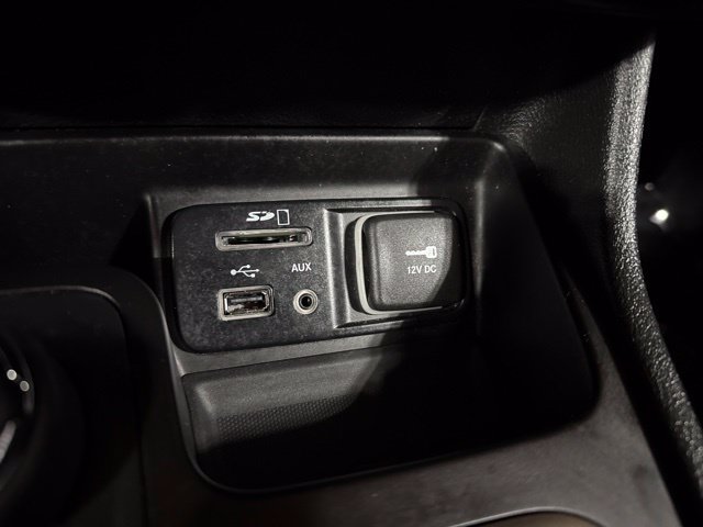 Used 2015 Jeep Cherokee Limited AWD/4WD image 16