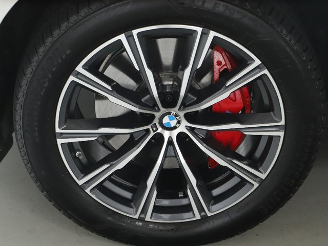 Used 2024 BMW X5 xDrive40i w/ M Sport Package AWD/4WD image 39
