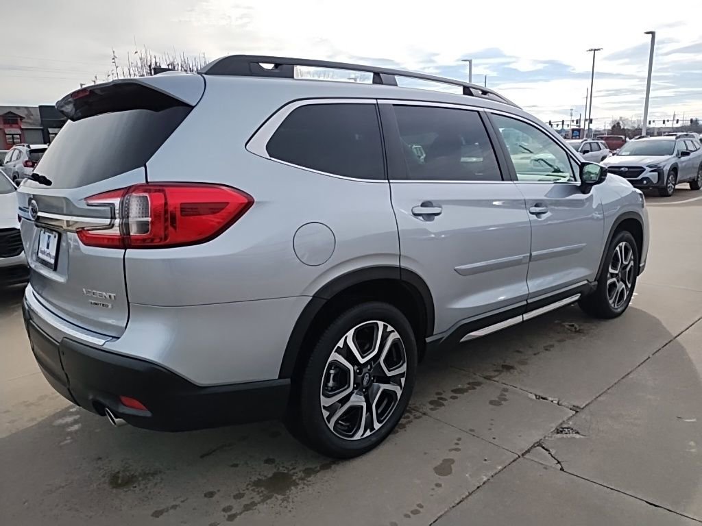 Used 2025 Subaru Ascent Limited image 8