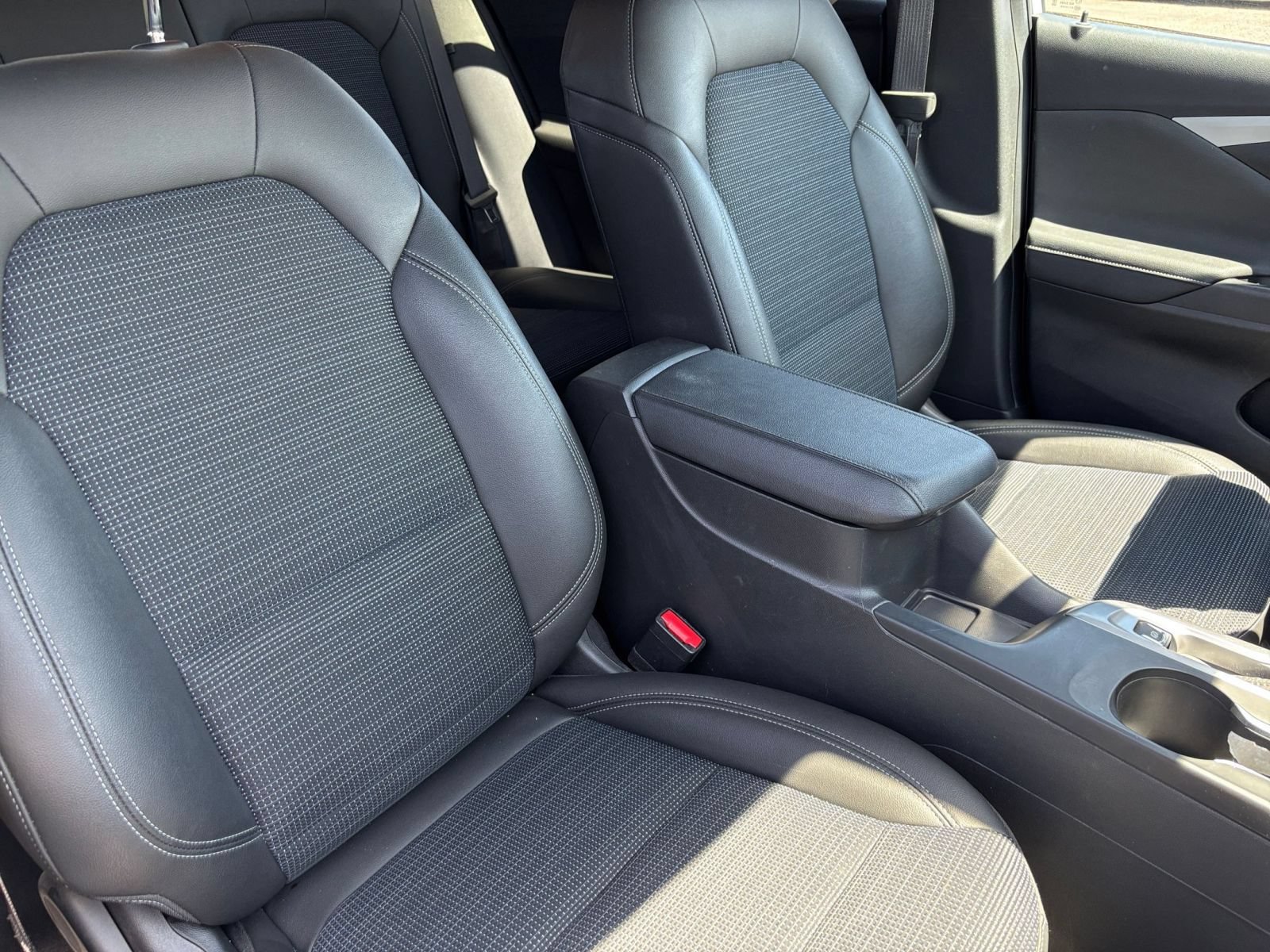 Used 2025 Buick Envista Preferred FWD image 34