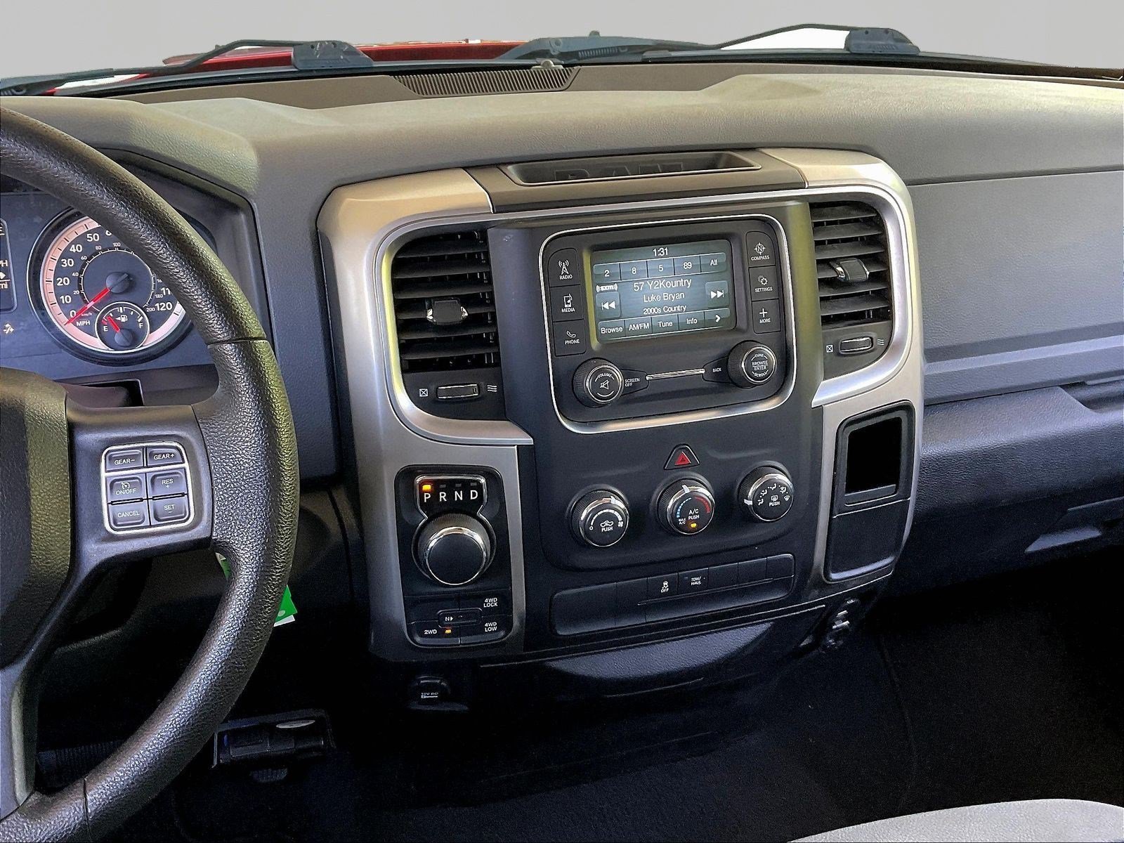 Used 2016 RAM 1500 Classic SLT AWD/4WD image 10