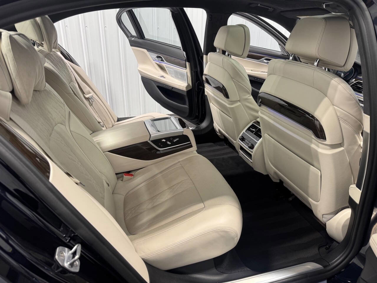 Used 2019 BMW M760i xDrive w/ Luxury Rear Seating Package image 39