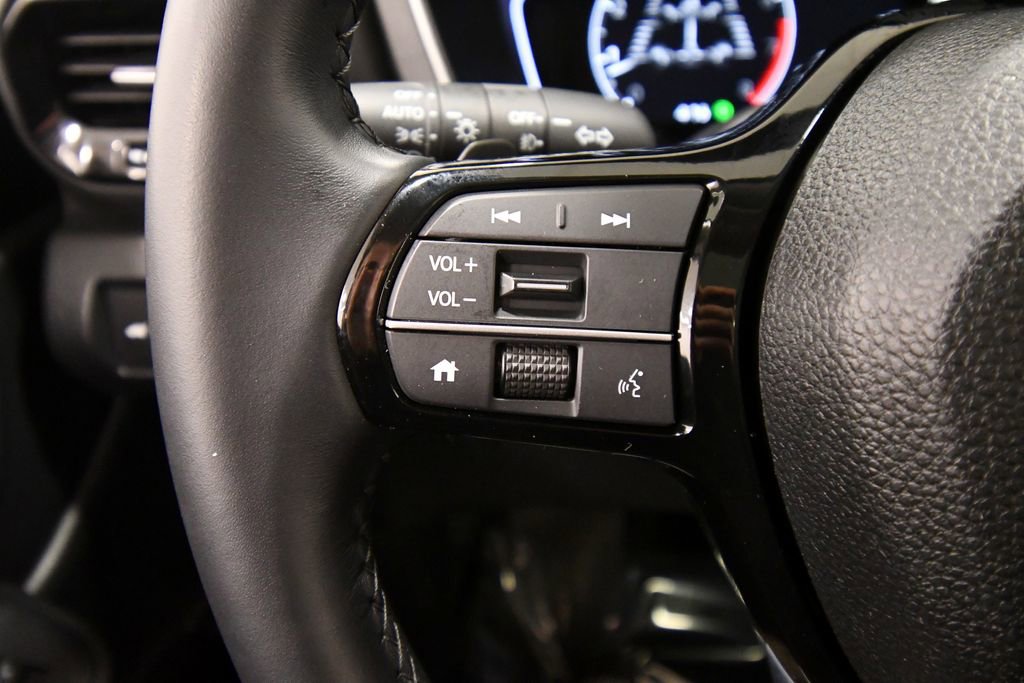 Used 2025 Honda Pilot Touring image 21
