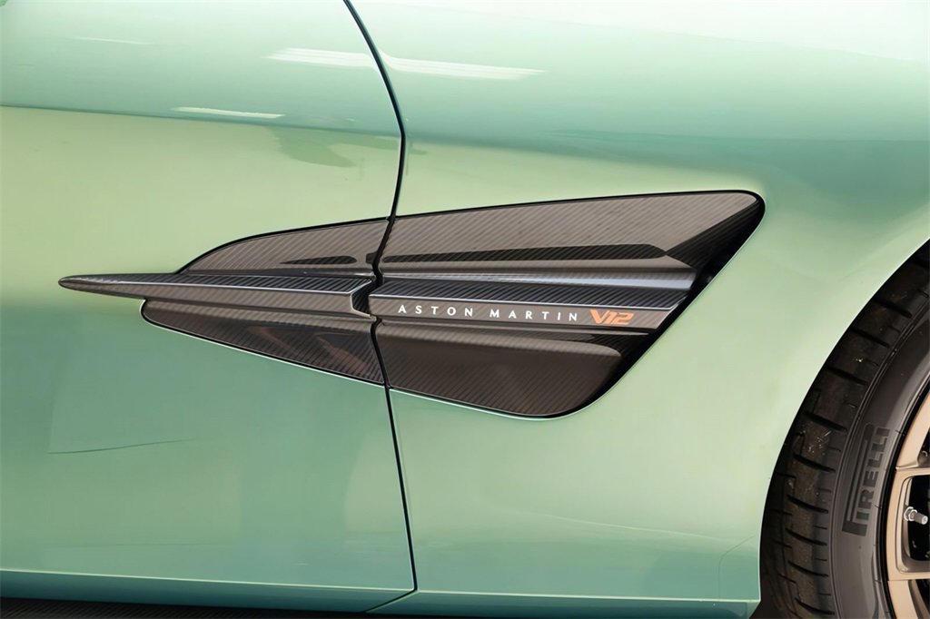 Used 2025 Aston Martin Vanquish image 11