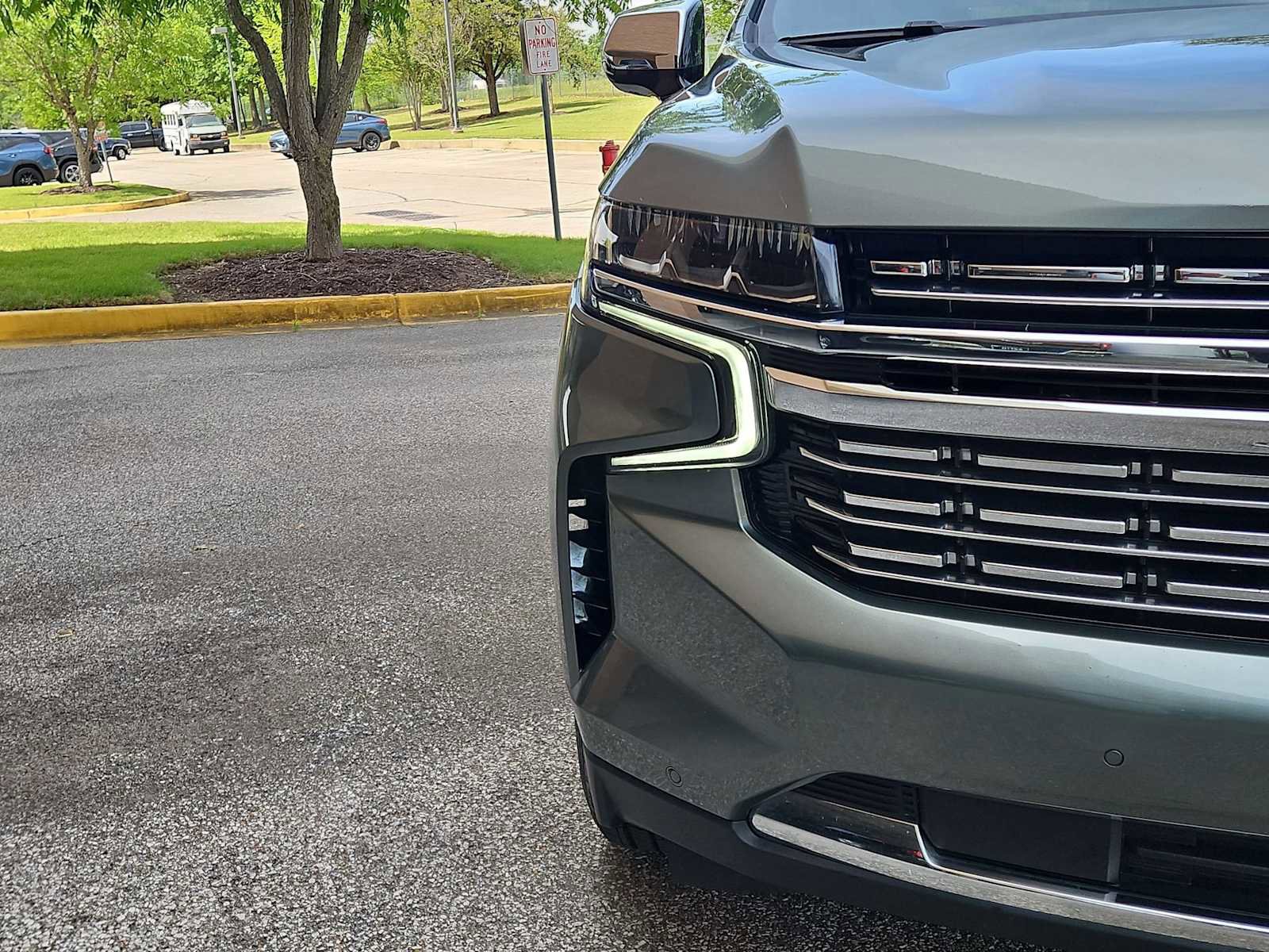 Used 2023 Chevrolet Suburban Premier AWD/4WD image 11