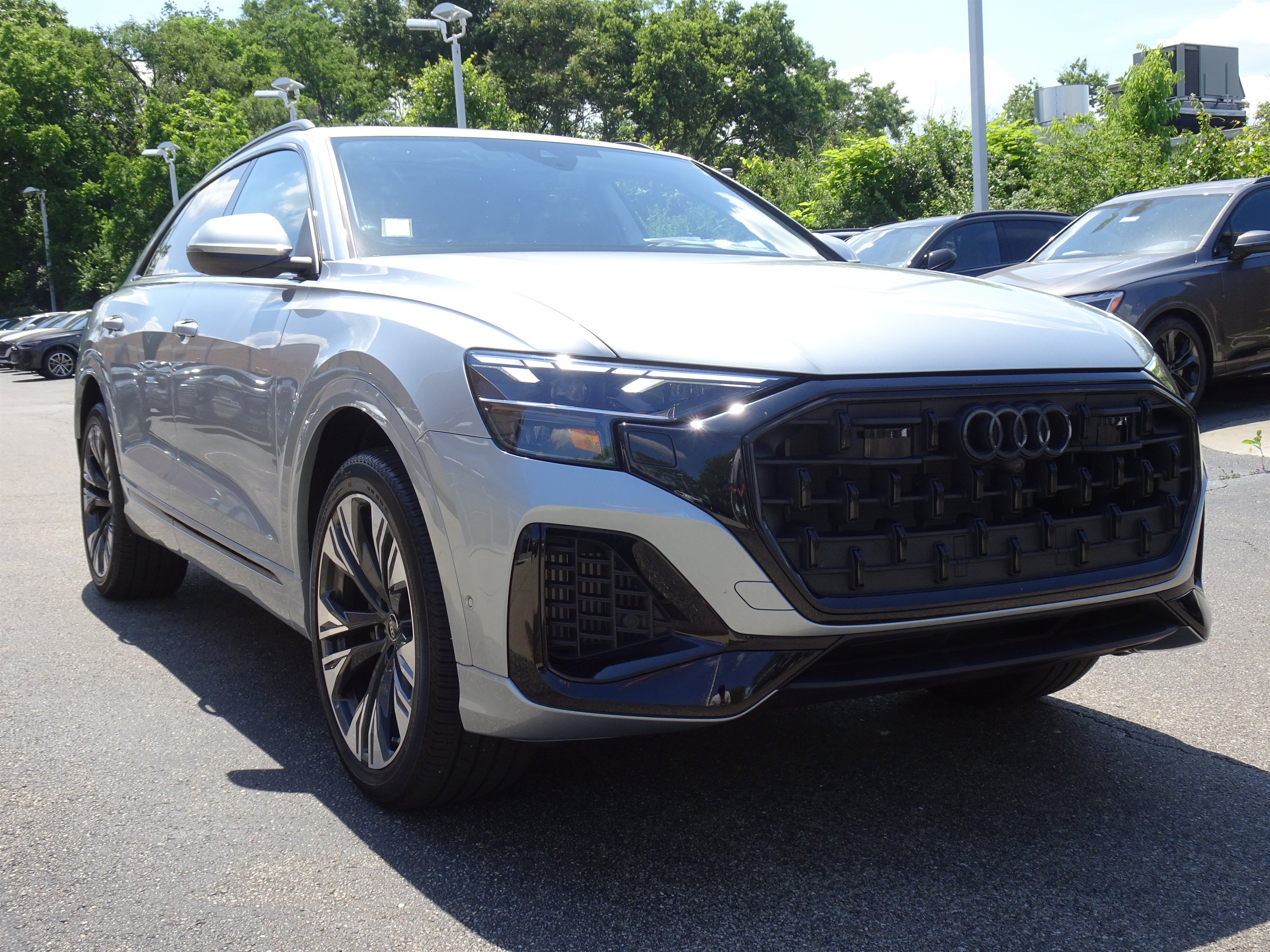 Certified 2025 Audi Q8 Premium AWD/4WD image 6