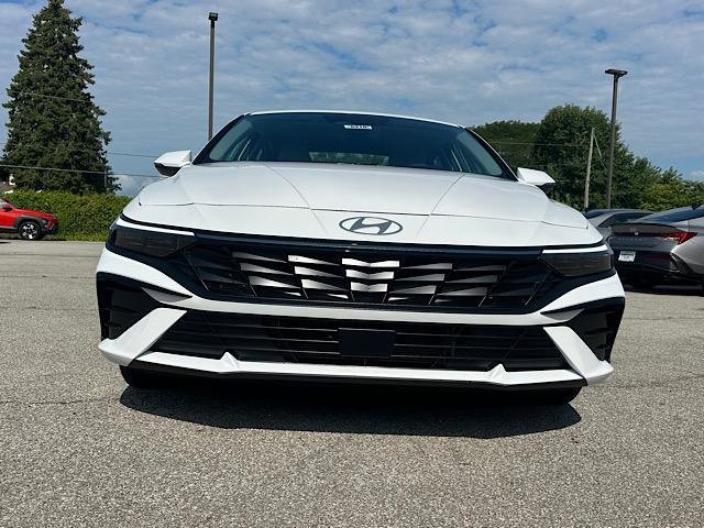 New 2025 Hyundai Elantra Limited image 2