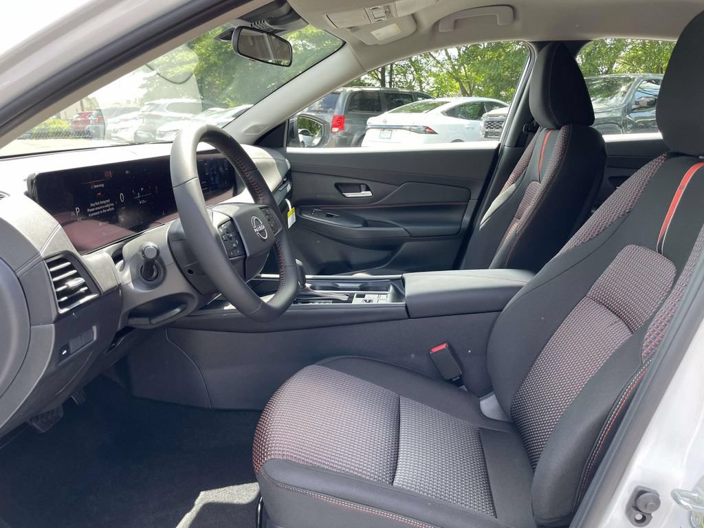 New 2026 Nissan Sentra SR w/ Floor Mat Package FWD image 11