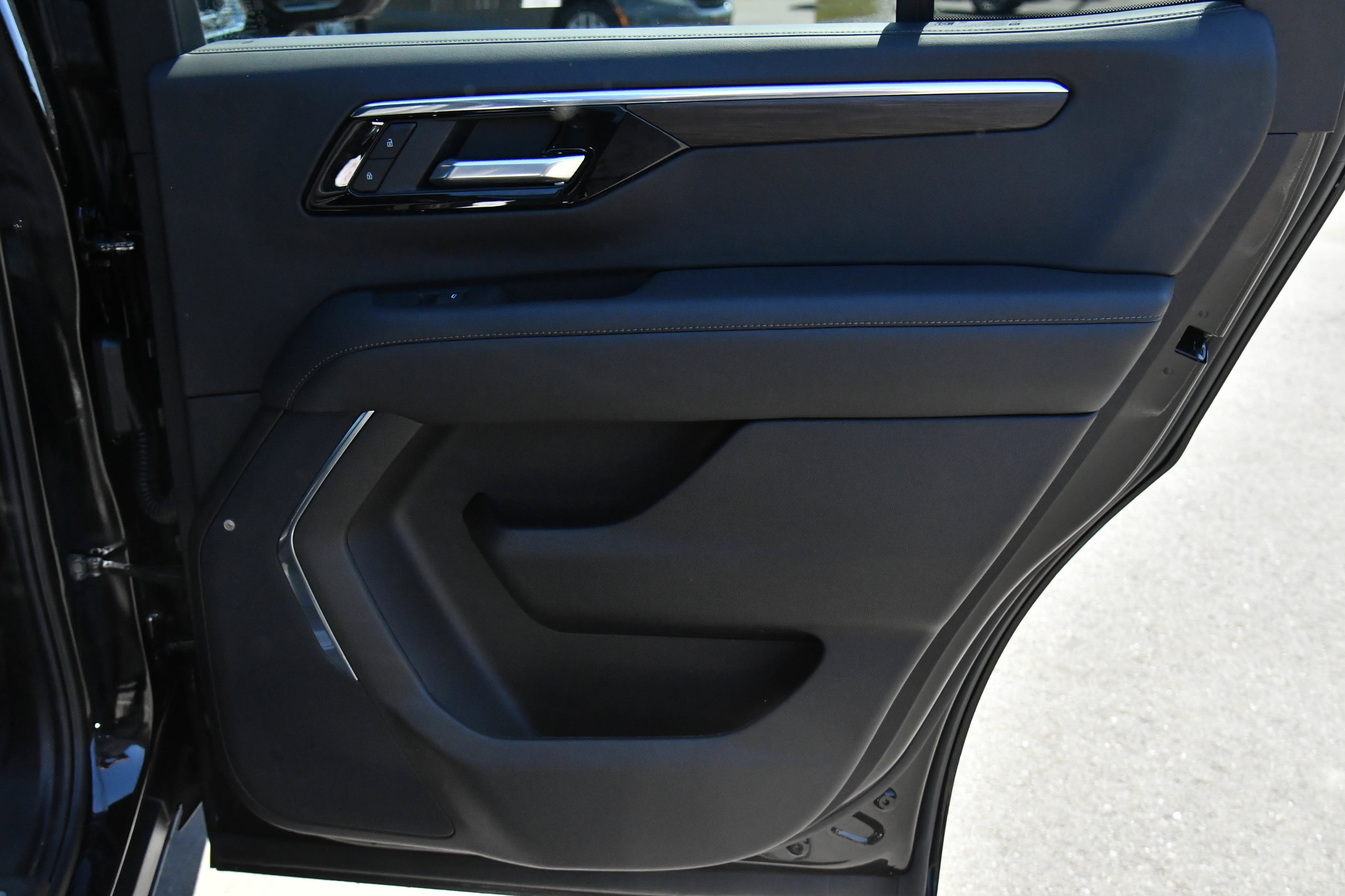 Used 2025 Chevrolet Tahoe LT AWD/4WD image 54